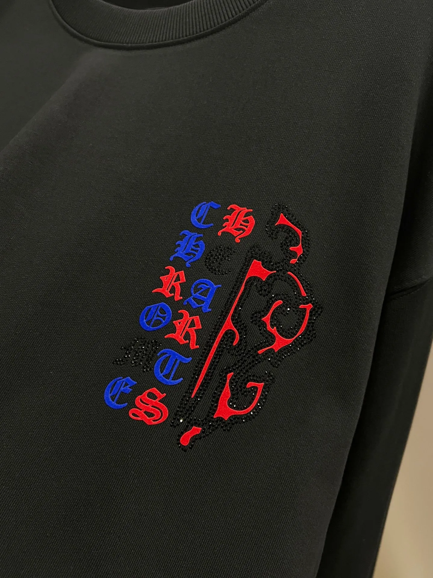 CH Crowe 2026 Autumn and Winter New Arrival round neck long-sleeved sweatshirt, cross foam technology + Middle Eastern Australian diamond design technology, the real thing is great, men and women Same Style loose version Size S M L XL XXL Five codes Black White
